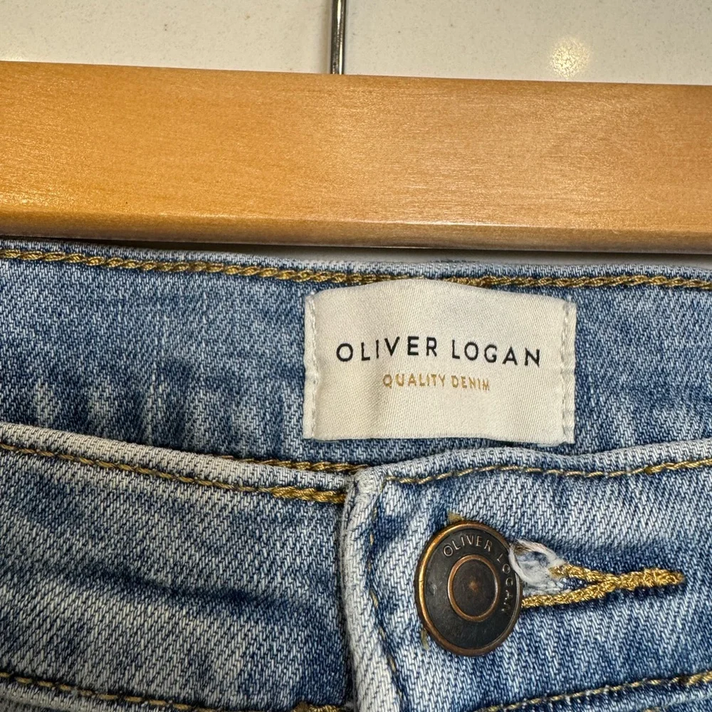 Light Blue Oliver Logan premium denim- Crosby Boyfriend 33 inches - Picture 2 of 11